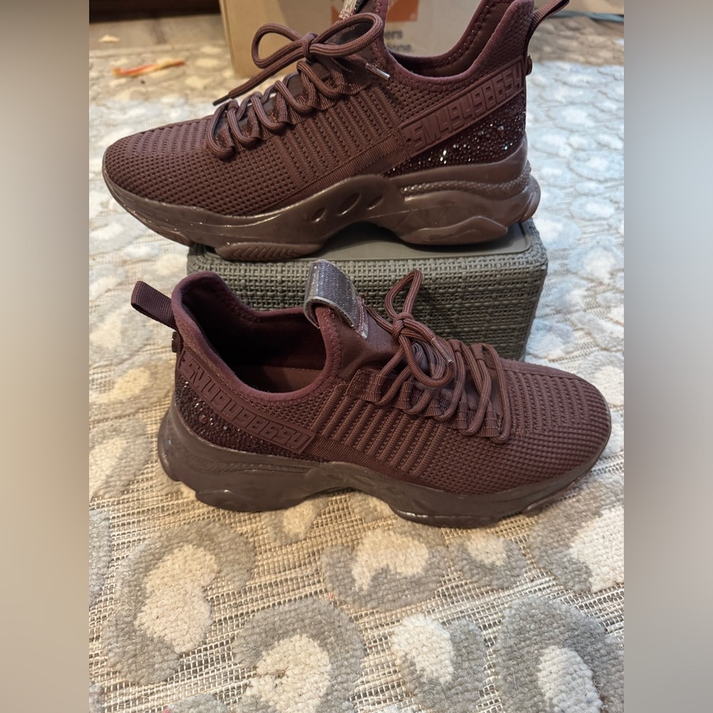 Steve Madden Dark Burgundy Sneakers with Rhinestones size 10 - Picture 2 of 7